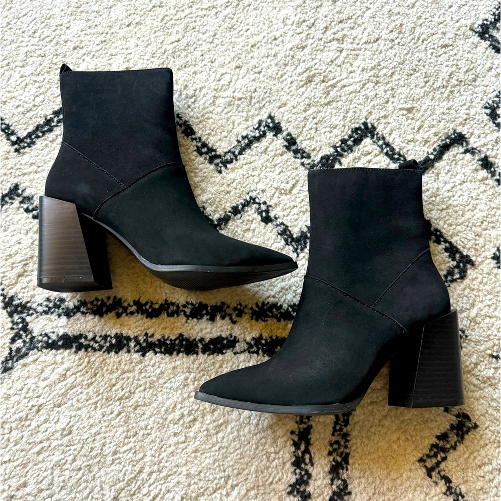 ALDO pointy toed boots